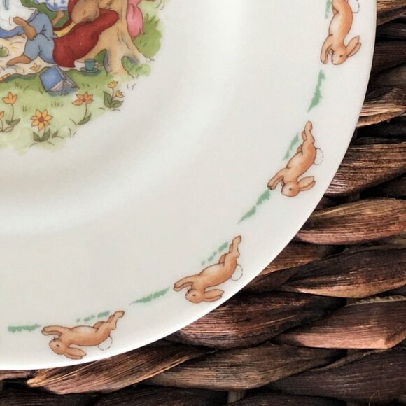 Royal Doulton Bunnykins Plate in Picnic Scene Pattern - Picture 8 of 8